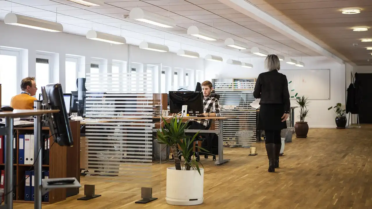 Office energy saving tips